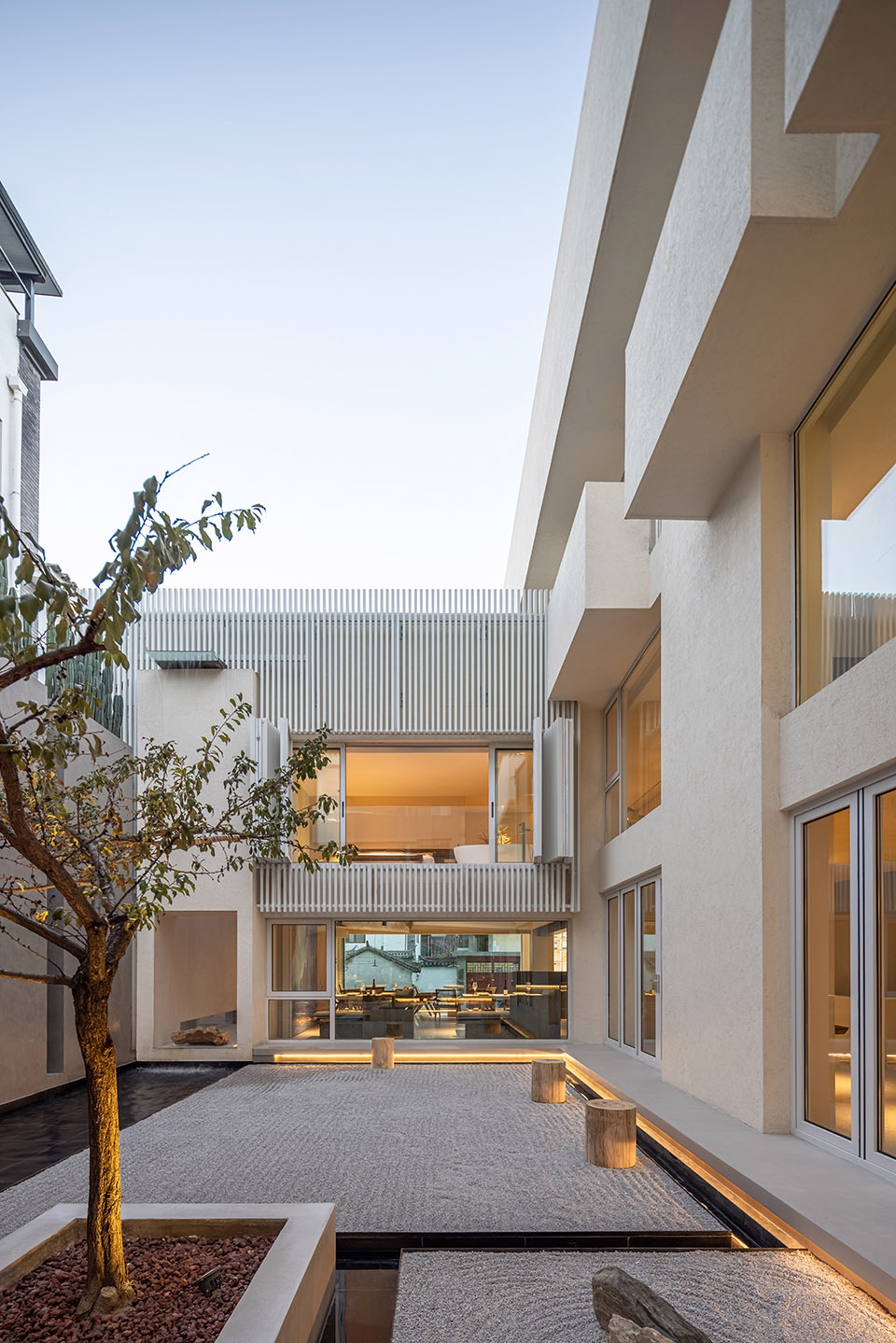 酒店設(shè)計(jì)公司白平衡度假酒店裝修案例分享(圖3) dlbphsjsdjjd-6.jpg