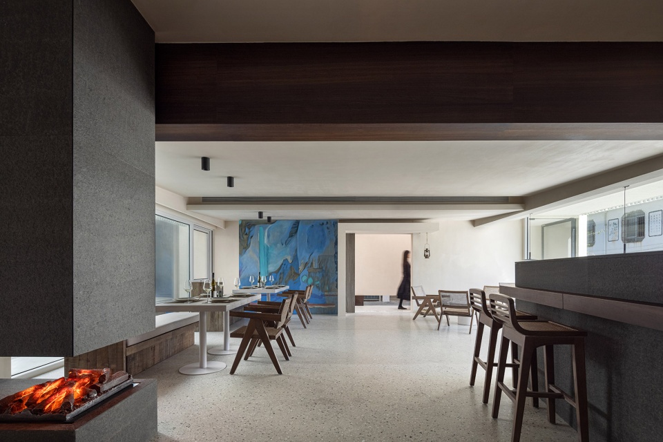 酒店設(shè)計(jì)公司白平衡度假酒店裝修案例分享(圖4) dlbphsjsdjjd-7.jpg