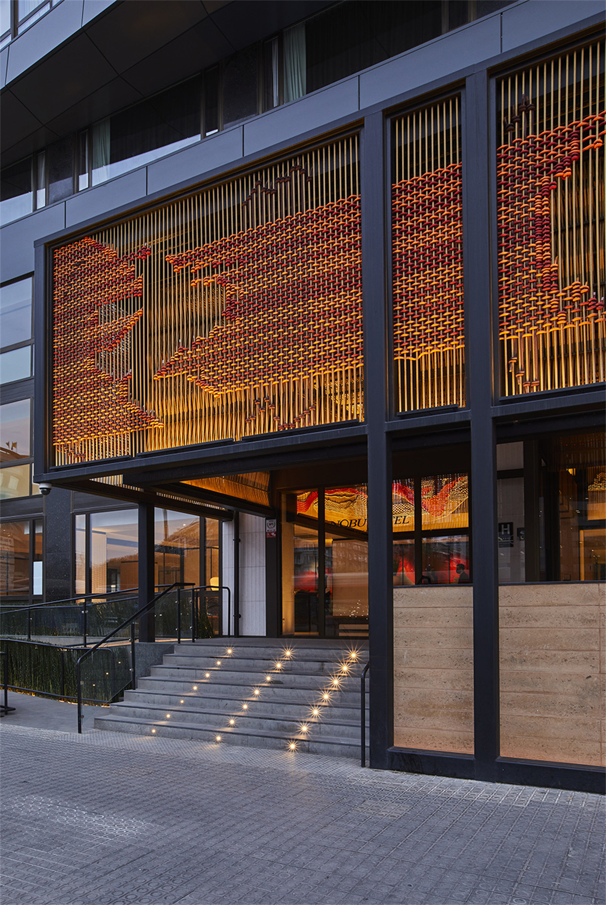 經(jīng)典酒店翻新改造設(shè)計:巴塞羅那諾布酒店設(shè)計(圖1) 9836417_vsszan62471111620261.jpg