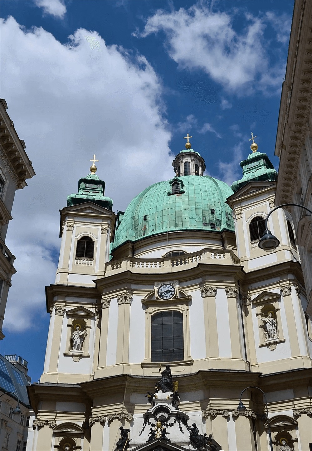 酒店設(shè)計(jì)公司推薦維也納瑰麗酒店裝修案例(圖9) 酒店設(shè)計(jì)公司推薦維也納瑰麗酒店裝修案例(圖9)