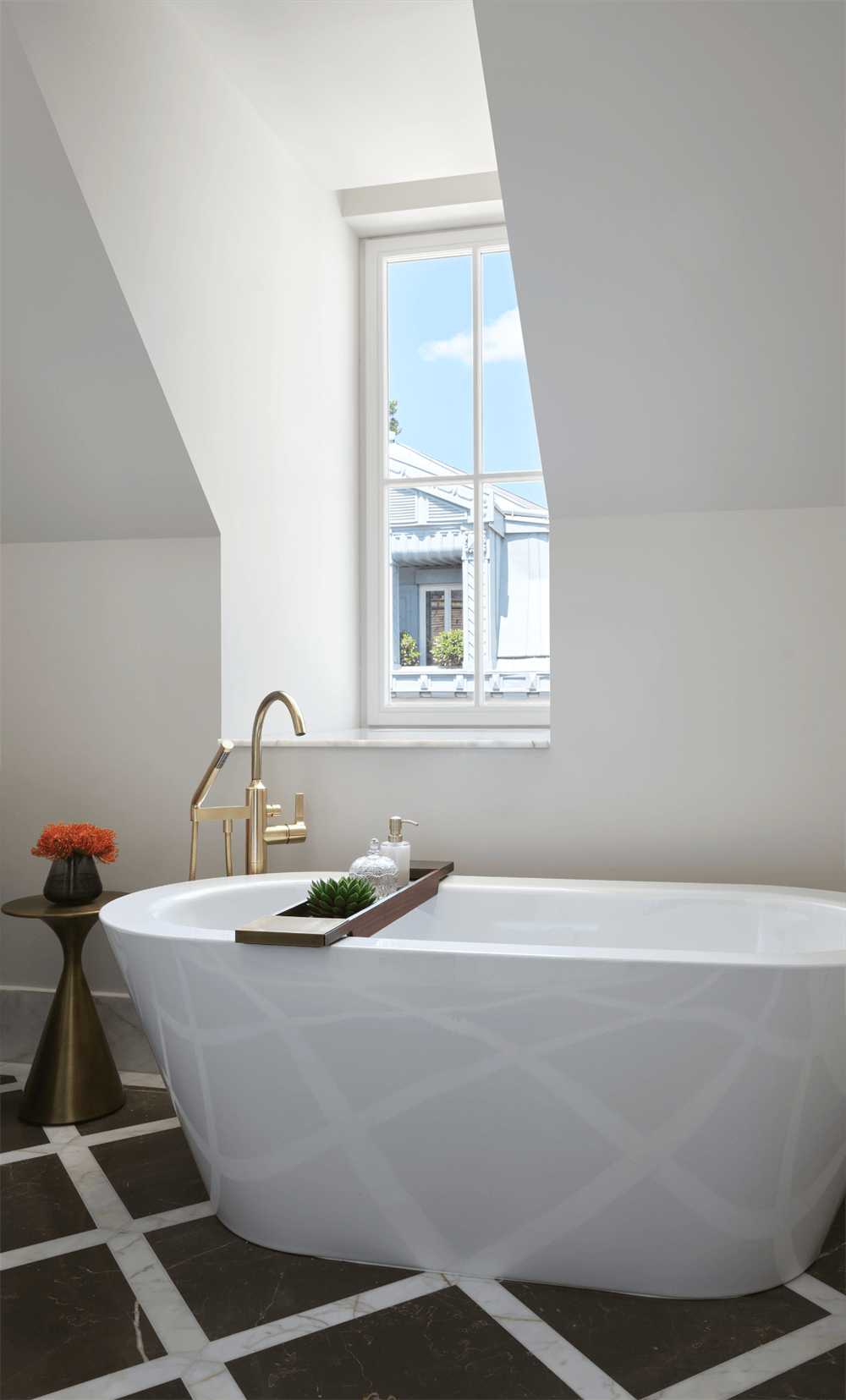 酒店設(shè)計(jì)公司推薦維也納瑰麗酒店裝修案例(圖5) 酒店設(shè)計(jì)公司推薦維也納瑰麗酒店裝修案例(圖5)