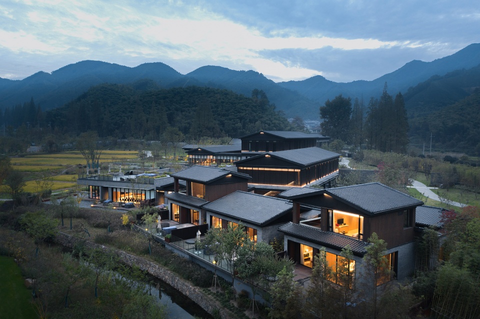 度假酒店設(shè)計(jì)公司柏翠姚良酒店裝修案例(圖3) ajbcyldjjd-5.jpg