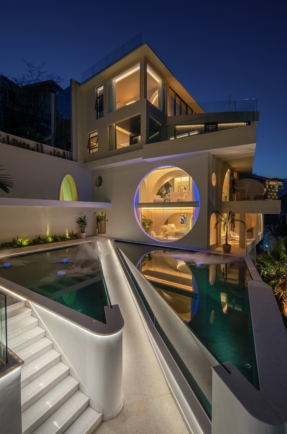 酒店設(shè)計(jì)公司大理海景度假酒店裝修案例(圖2) 酒店設(shè)計(jì)公司大理海景度假酒店裝修案例(圖2)