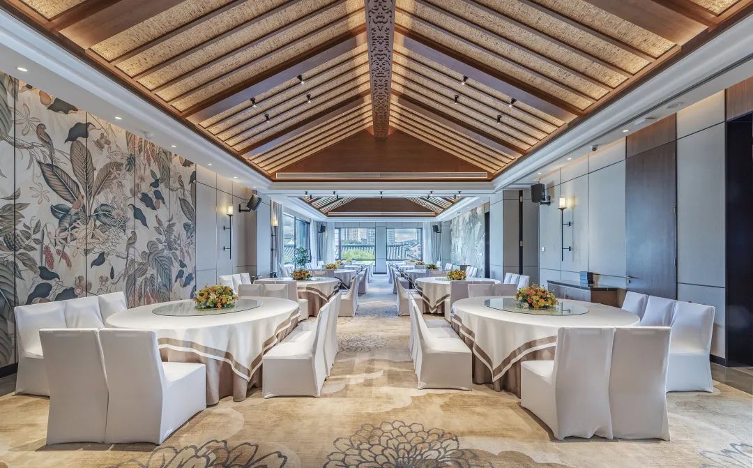 酒店設(shè)計(jì)公司推薦琢舍? 美歌酒店裝修案例(圖13) 酒店設(shè)計(jì)公司推薦琢舍? 美歌酒店裝修案例(圖13)