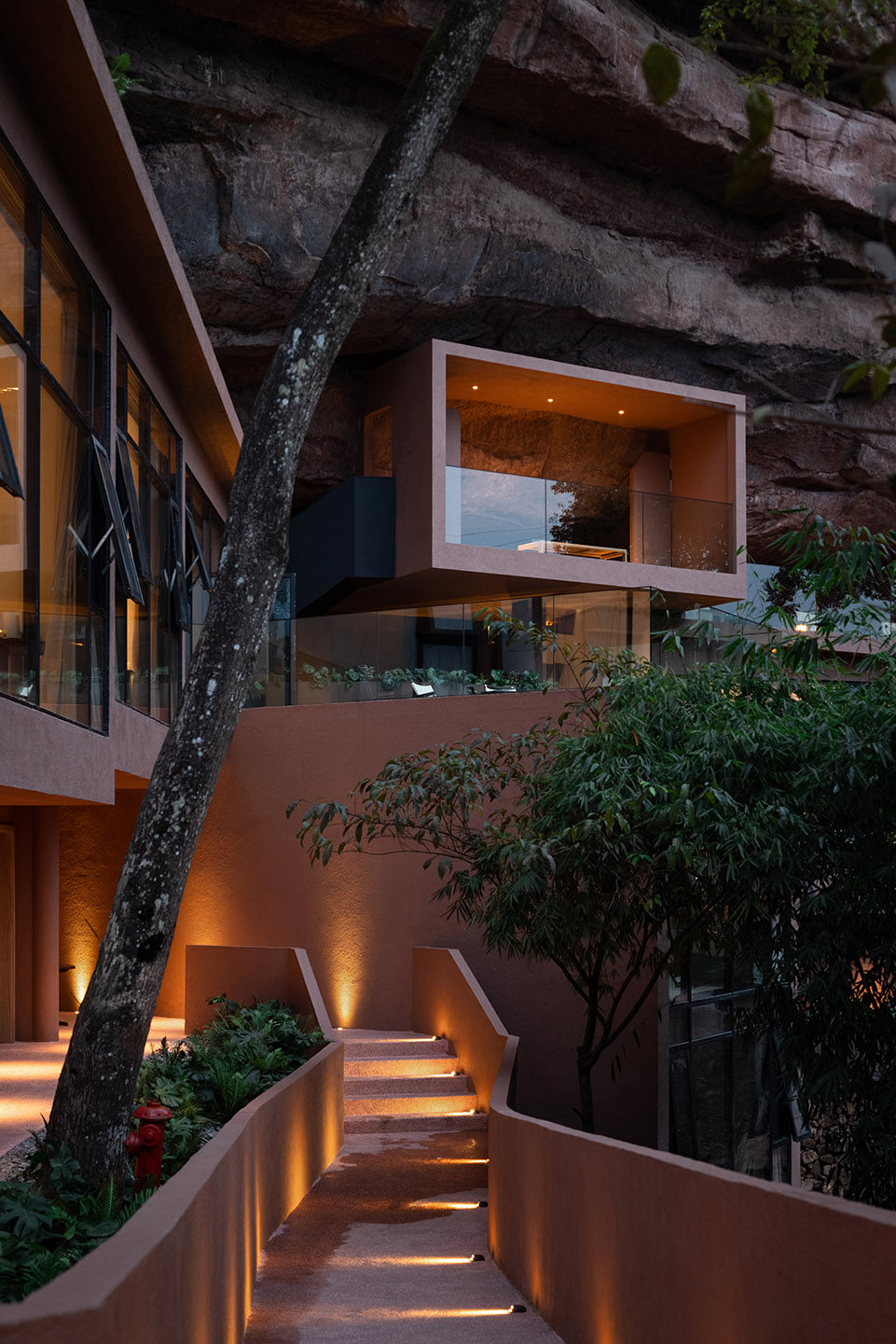 鄭州金博大分享特色洞穴休閑度假酒店裝修設(shè)計(jì)(圖13) 鄭州金博大分享特色洞穴休閑度假酒店裝修設(shè)計(jì)(圖13)