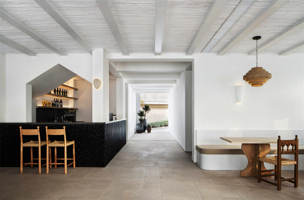 蜜悅·藍白圣島懸崖泡池海景民宿裝修設計方案(圖3)