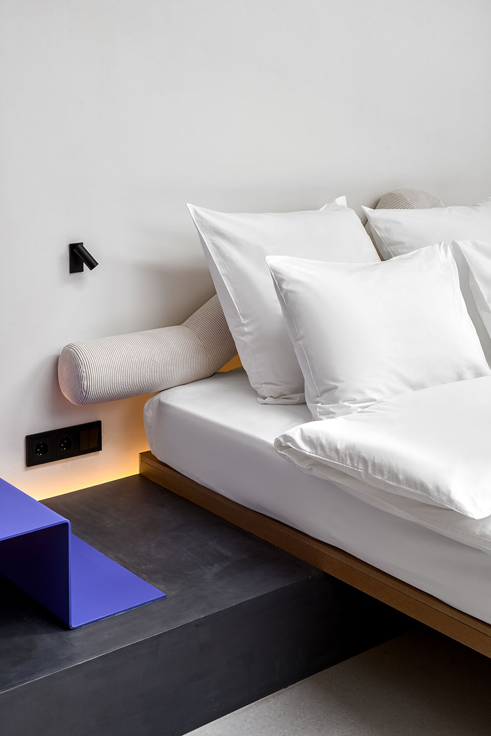 專為年輕人打造的低造價(jià)Faces酒店裝修設(shè)計(jì)方案(圖5) 10934364_vsszan184053281054267.jpg