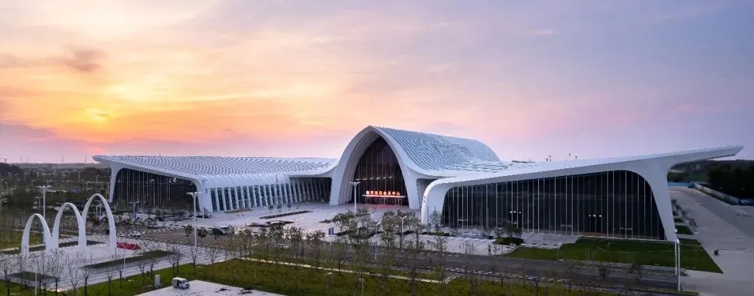 河北廊坊臨空國際會(huì)展中心裝修設(shè)計(jì)方案(圖1) 640_wx_fmt=jpeg&tp=webp&wxfrom=5&wx_lazy=1&wx_co=1.webp (11).jpg