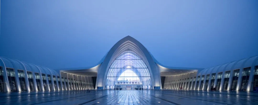 河北廊坊臨空國際會(huì)展中心裝修設(shè)計(jì)方案(圖3) 640_wx_fmt=jpeg&tp=webp&wxfrom=5&wx_lazy=1&wx_co=1.webp.jpg