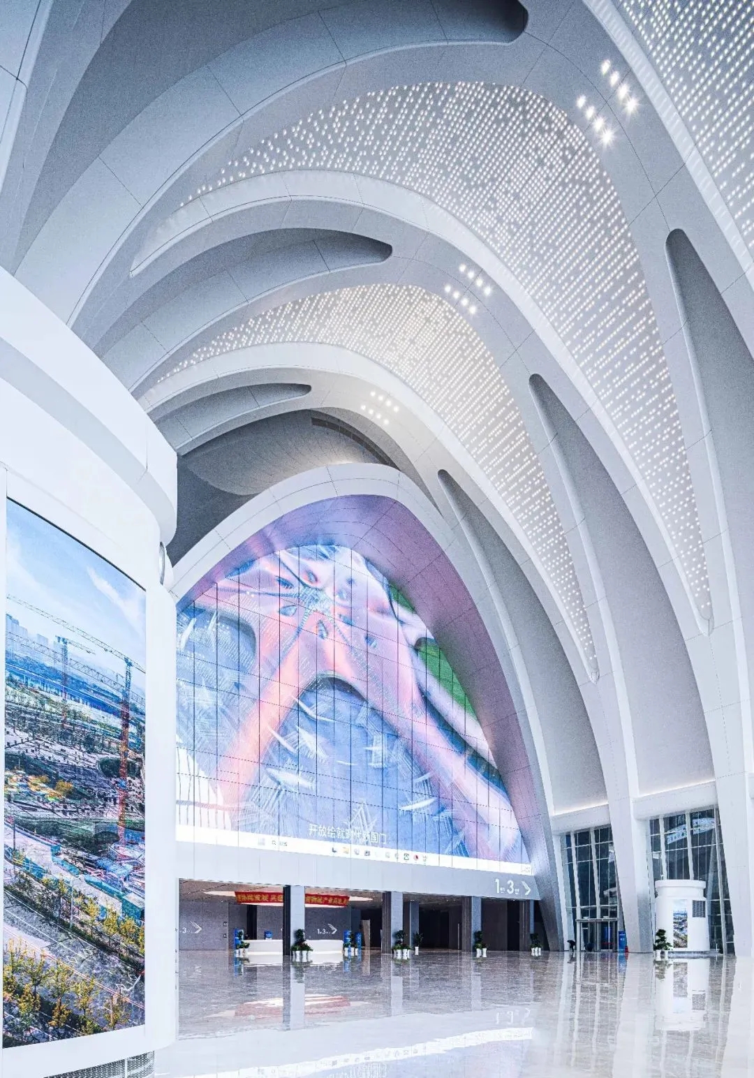 河北廊坊臨空國際會(huì)展中心裝修設(shè)計(jì)方案(圖4) 640_wx_fmt=jpeg&tp=webp&wxfrom=5&wx_lazy=1&wx_co=1.webp (4).jpg