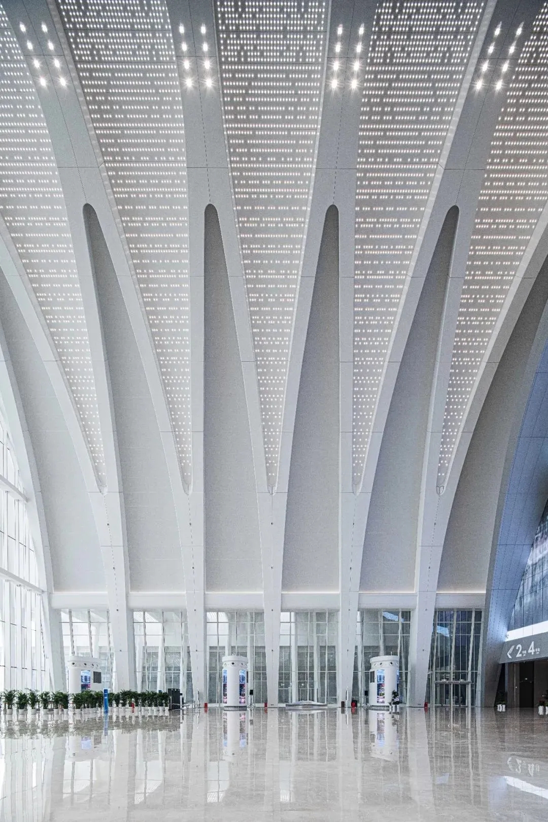 河北廊坊臨空國際會(huì)展中心裝修設(shè)計(jì)方案(圖5) 640_wx_fmt=jpeg&tp=webp&wxfrom=5&wx_lazy=1&wx_co=1.webp (2).jpg