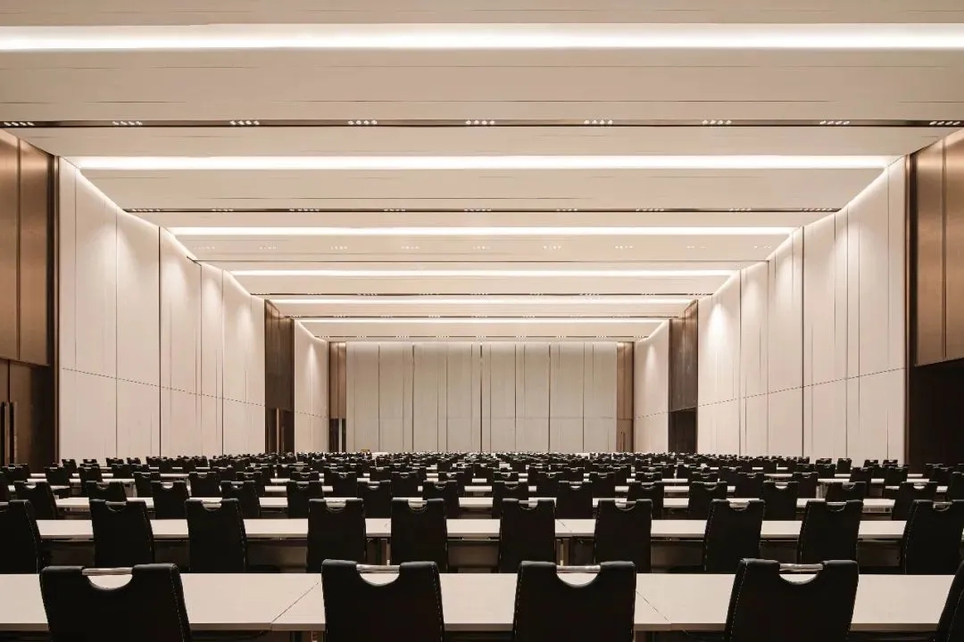 河北廊坊臨空國際會(huì)展中心裝修設(shè)計(jì)方案(圖10) 640_wx_fmt=jpeg&tp=webp&wxfrom=5&wx_lazy=1&wx_co=1.webp (8).jpg