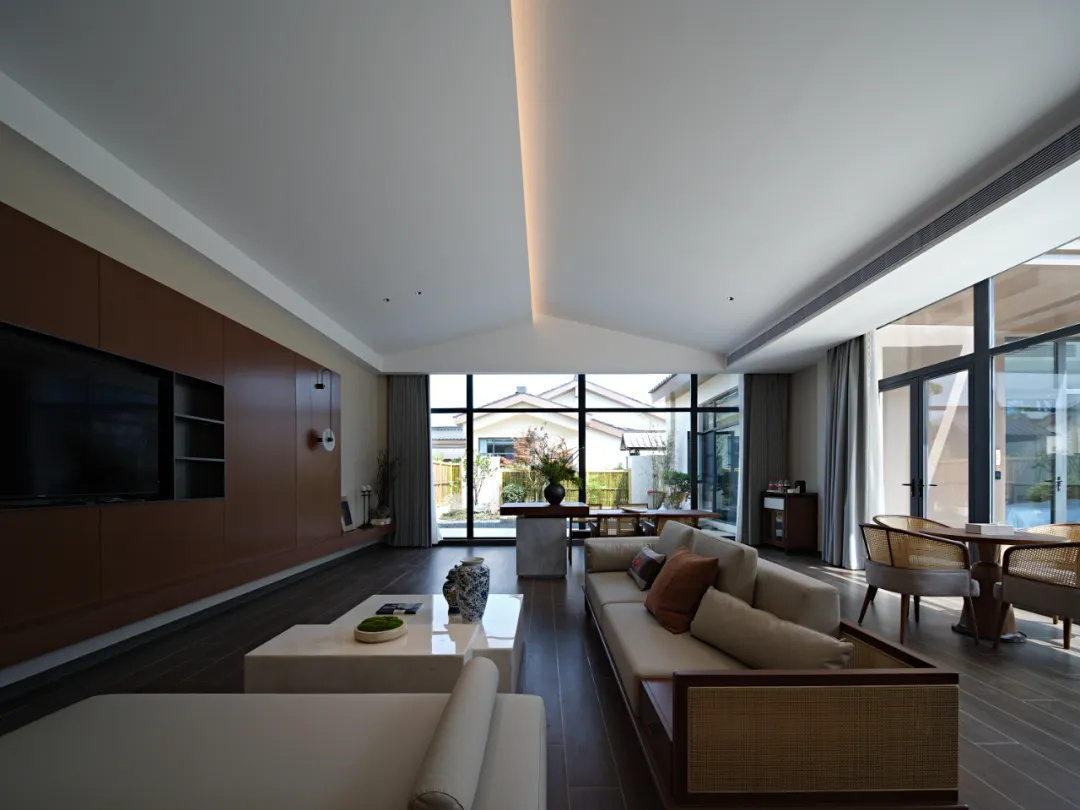 凌家灘文旅小鎮(zhèn)新中式國(guó)風(fēng)度假酒店裝修設(shè)計(jì)(圖9) 640_wx_fmt=jpeg&from=appmsg&tp=webp&wxfrom=5&wx_lazy=1&wx_co=1 (10).jpg