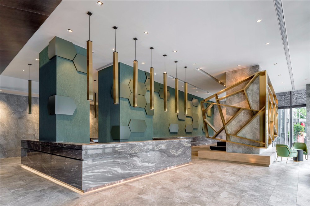 和頤連鎖精品商務(wù)酒店翻新改造設(shè)計(jì)案例(圖1) 和頤連鎖精品商務(wù)酒店翻新改造設(shè)計(jì)案例